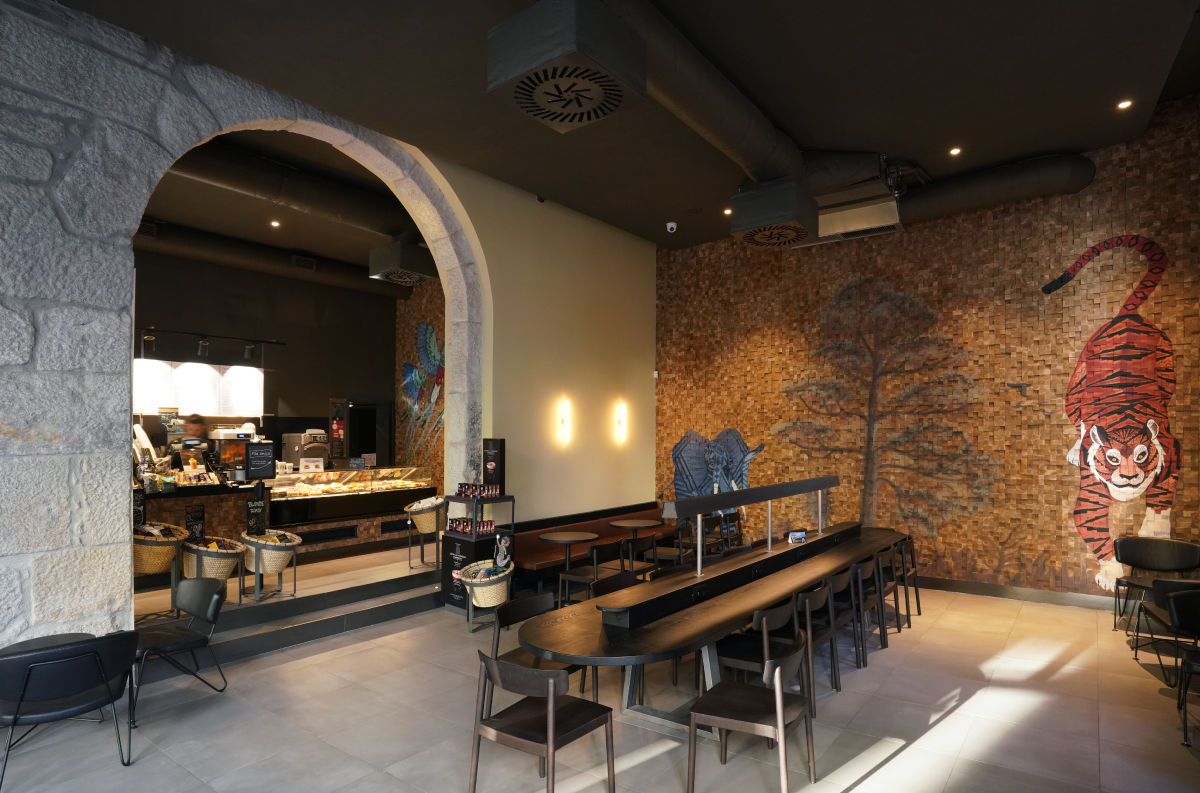 DO YOU KNOW THE NEW STARBUCKS AT OPORTO?